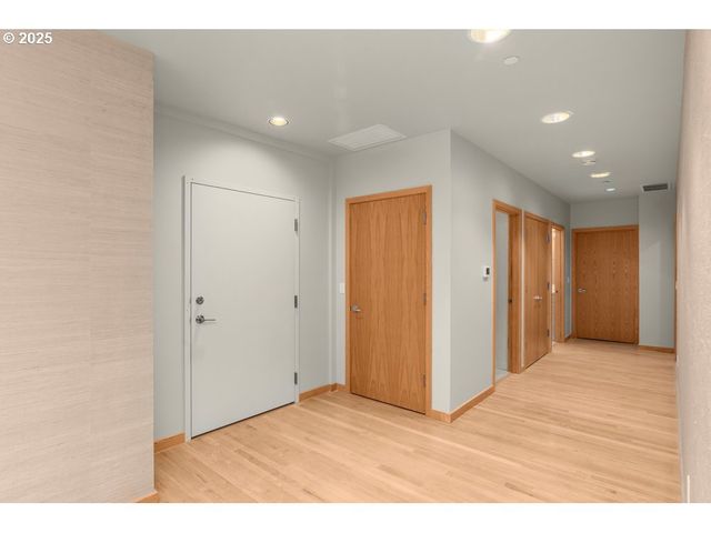 2020 Sw MARKET STREET Dr 102, Portland, OR 97201