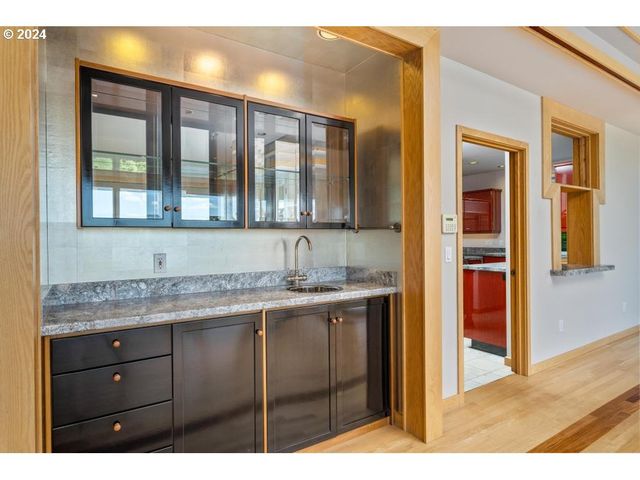 2020 Sw MARKET STREET Dr 102, Portland, OR 97201