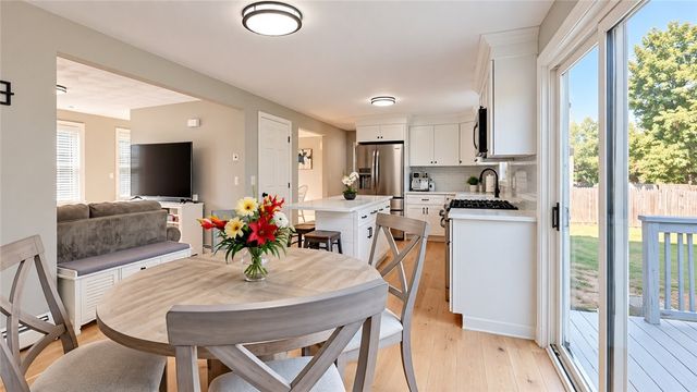 4 Cooke Place, Warwick, RI 02888