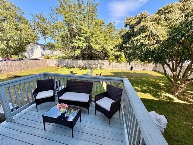 4 Cooke Place, Warwick, RI 02888