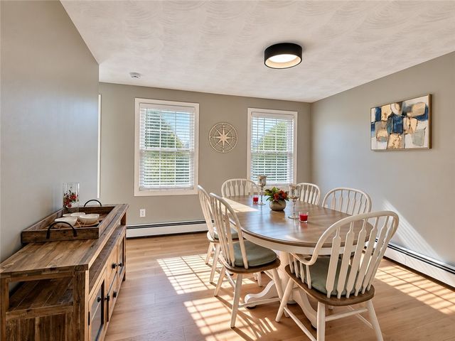 4 Cooke Place, Warwick, RI 02888