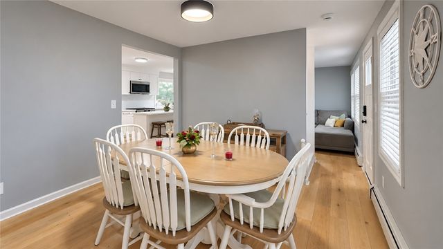 4 Cooke Place, Warwick, RI 02888
