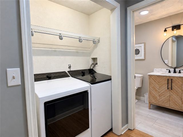 4 Cooke Place, Warwick, RI 02888