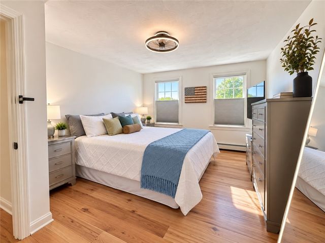 4 Cooke Place, Warwick, RI 02888