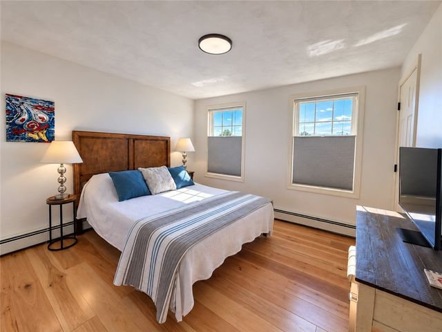 4 Cooke Place, Warwick, RI 02888