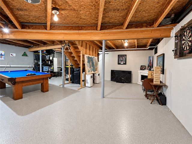 4 Cooke Place, Warwick, RI 02888