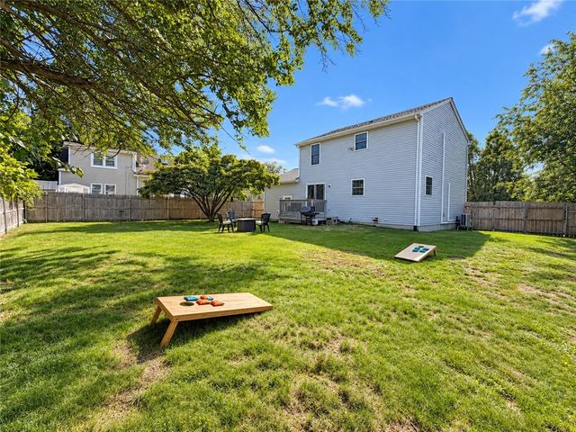 4 Cooke Place, Warwick, RI 02888