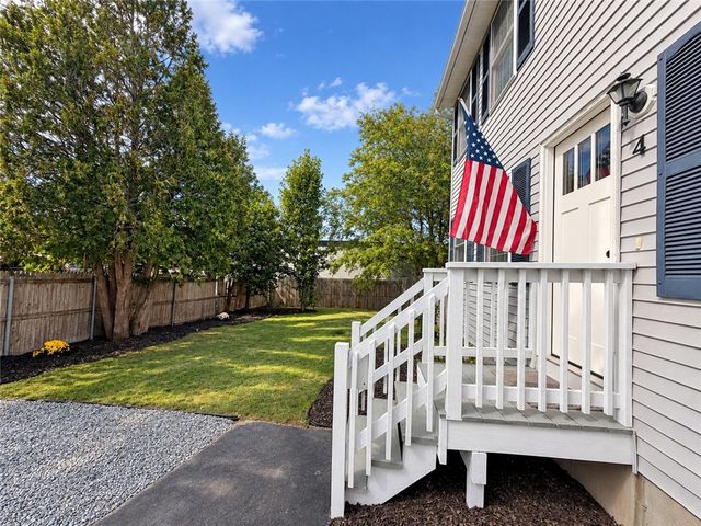 4 Cooke Place, Warwick, RI 02888