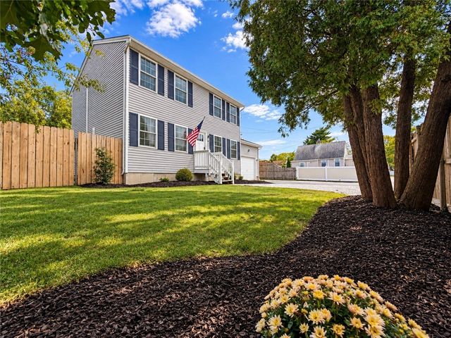 4 Cooke Place, Warwick, RI 02888