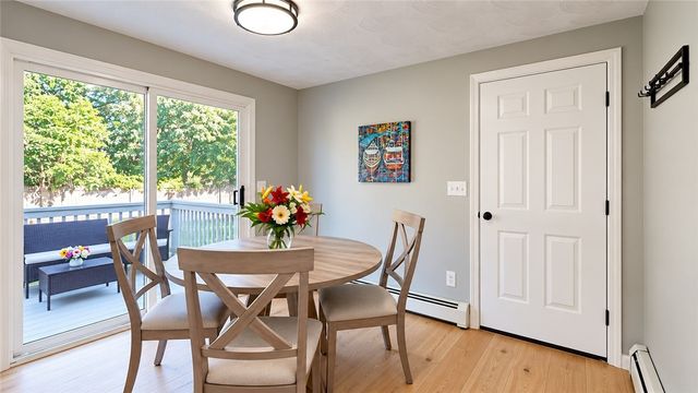 4 Cooke Place, Warwick, RI 02888