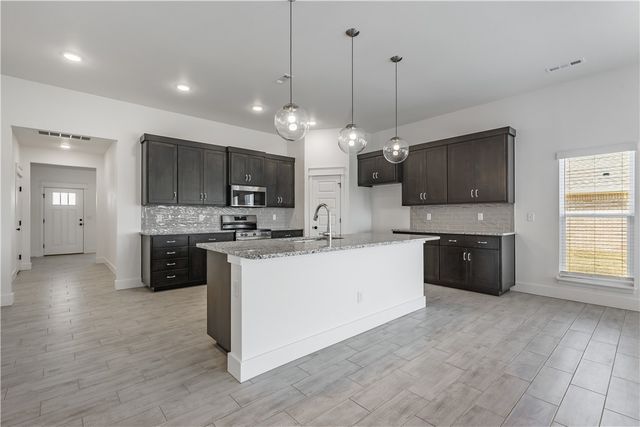 800 Lewis Street, Pea Ridge, AR 72751