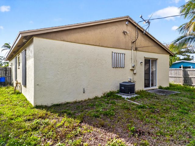 328 Jennings Avenue, Greenacres, FL 33463