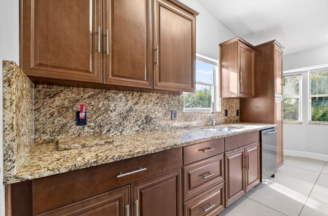 328 Jennings Avenue, Greenacres, FL 33463