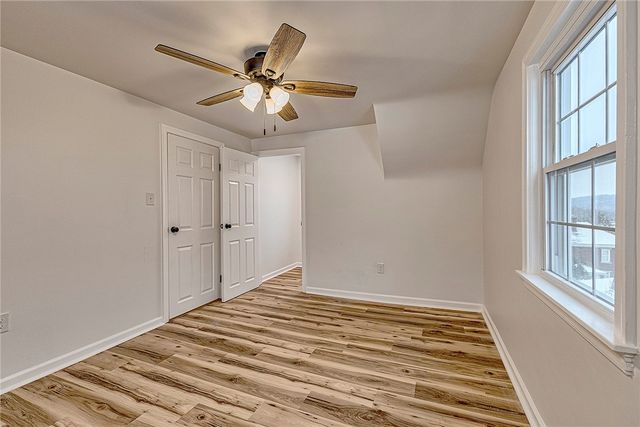 24 S 6th St, Youngwood, PA 15697