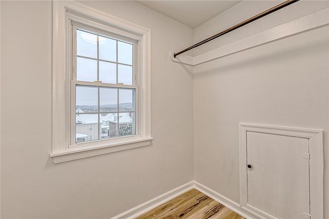 24 S 6th St, Youngwood, PA 15697