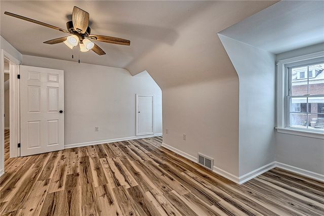 24 S 6th St, Youngwood, PA 15697