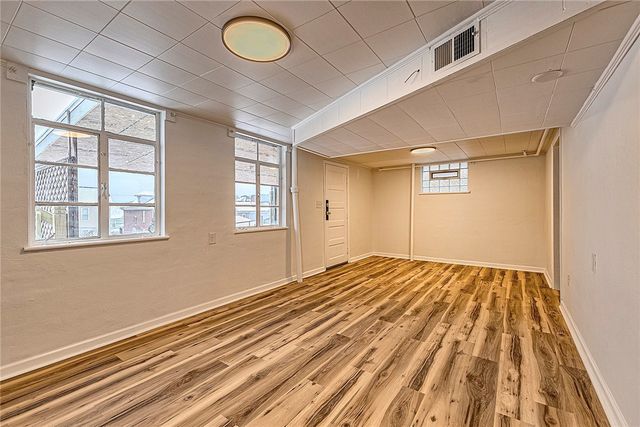 24 S 6th St, Youngwood, PA 15697