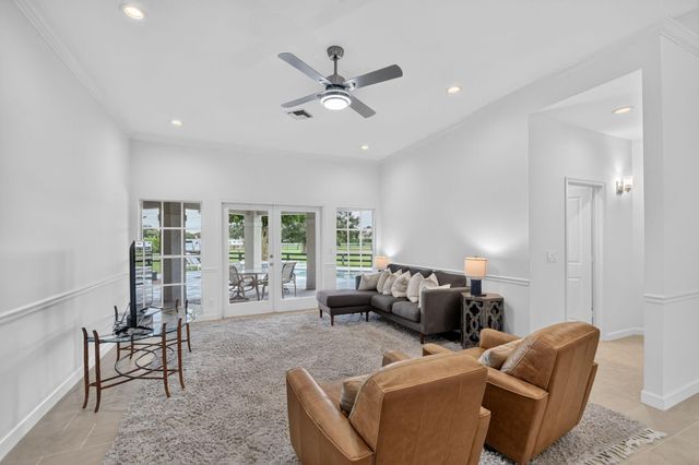 876 Cindy Cir Lane, Wellington, FL 33414