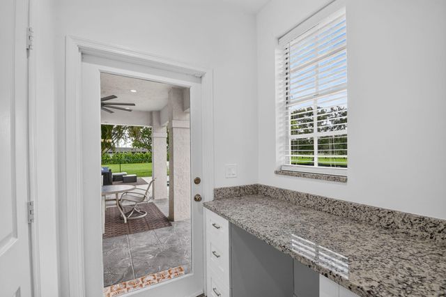 876 Cindy Cir Lane, Wellington, FL 33414