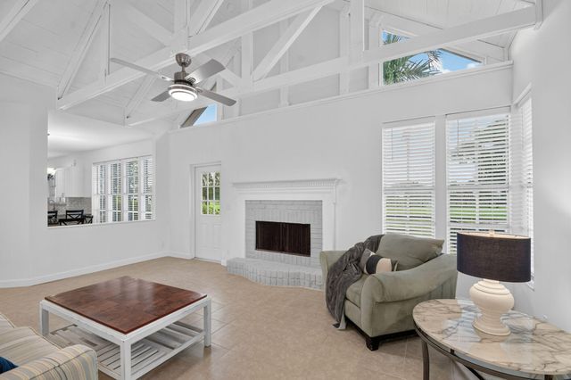876 Cindy Cir Lane, Wellington, FL 33414