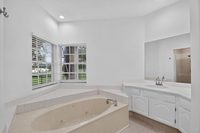 876 Cindy Cir Lane, Wellington, FL 33414
