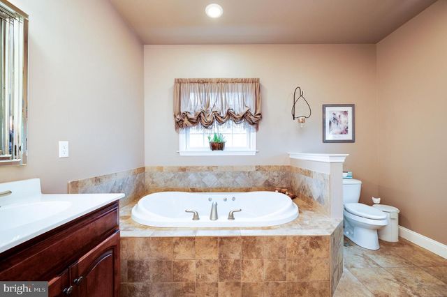 139 LINK RD, Fleetwood, PA 19522