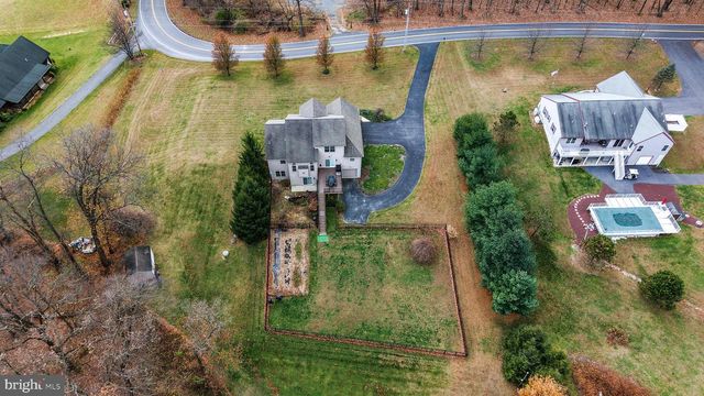 139 LINK RD, Fleetwood, PA 19522