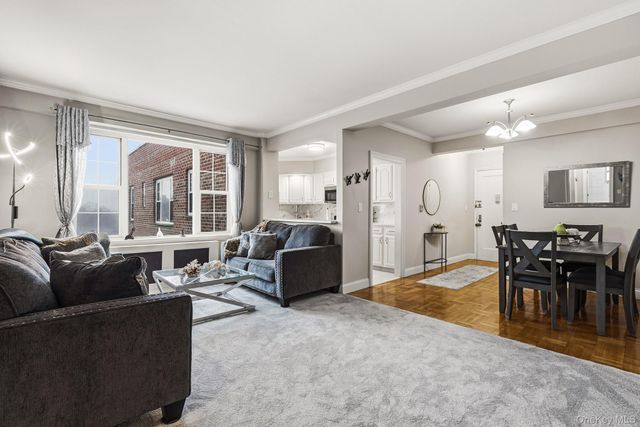 210 Pelham Road 6E, New Rochelle, NY 10805