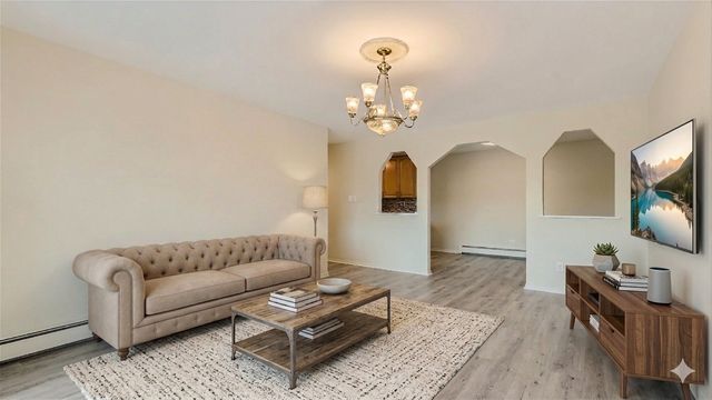 8936 N PARKSIDE Avenue 311, Des Plaines, IL 60016