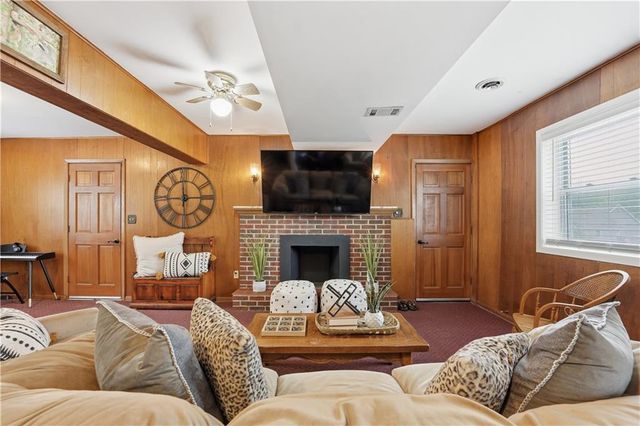 6320 W 93rd Terrace, Overland Park, KS 66212