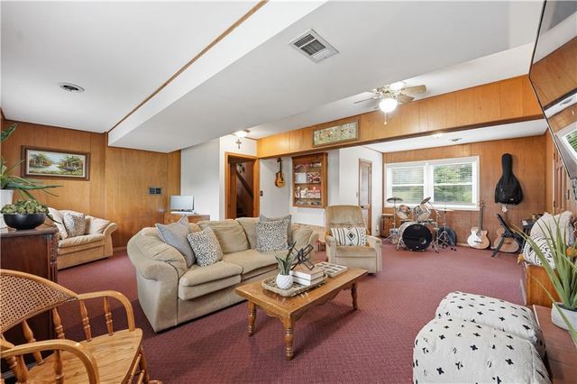 6320 W 93rd Terrace, Overland Park, KS 66212