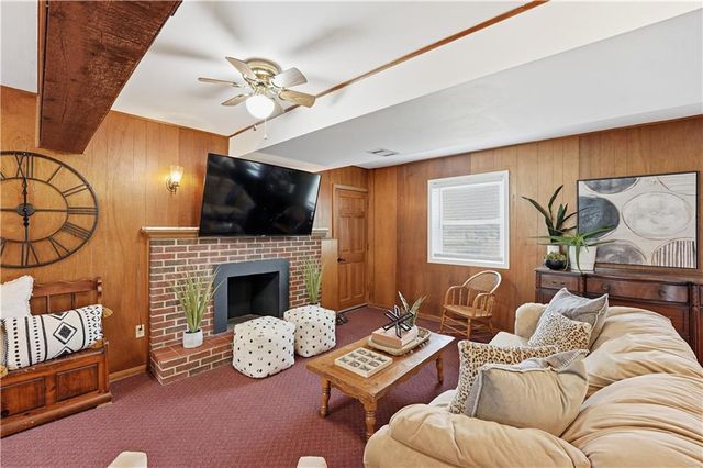6320 W 93rd Terrace, Overland Park, KS 66212