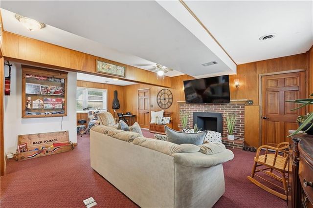 6320 W 93rd Terrace, Overland Park, KS 66212