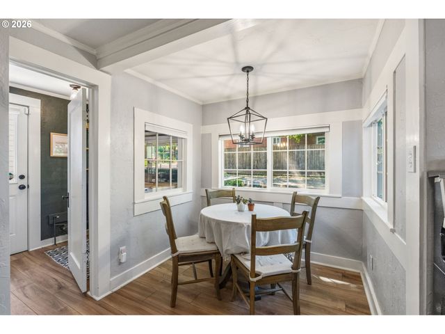 2845 ADAMS St, Eugene, OR 97405