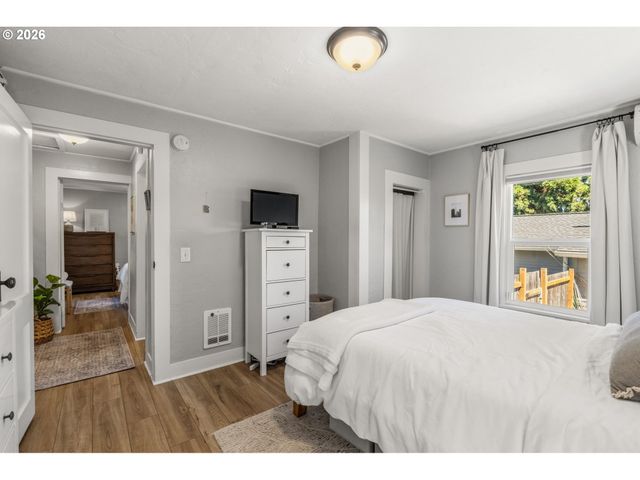 2845 ADAMS St, Eugene, OR 97405