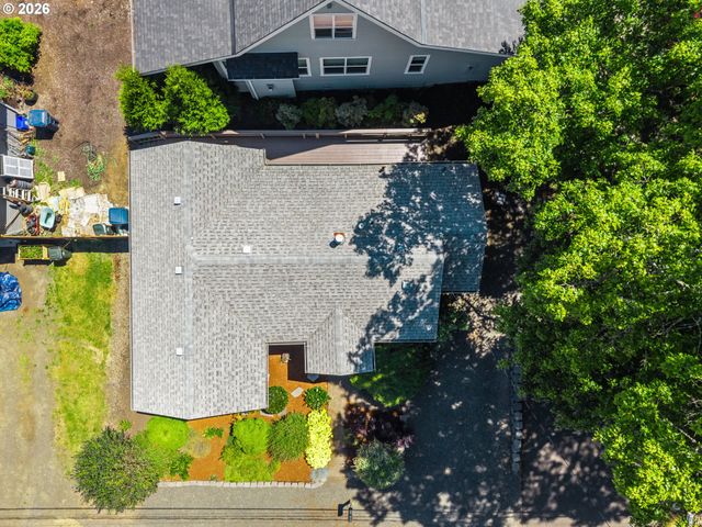 2845 ADAMS St, Eugene, OR 97405