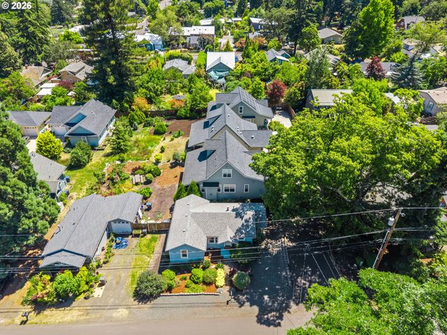 2845 ADAMS St, Eugene, OR 97405