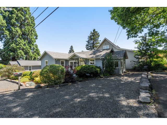 2845 ADAMS St, Eugene, OR 97405