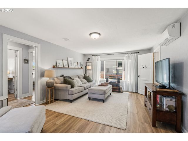 2845 ADAMS St, Eugene, OR 97405