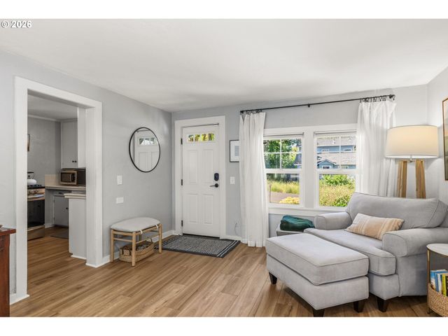 2845 ADAMS St, Eugene, OR 97405