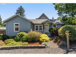 2845 ADAMS St, Eugene, OR 97405