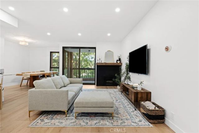 4477 Wilshire Boulevard 202, Los Angeles, CA 90010