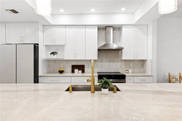 4477 Wilshire Boulevard 202, Los Angeles, CA 90010