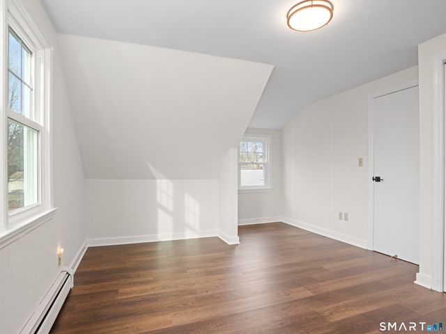 8 Raleigh Road, Bridgeport, CT 06606