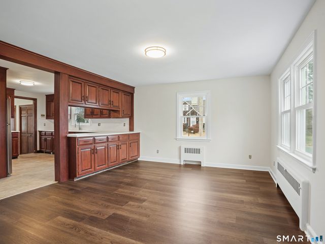 8 Raleigh Road, Bridgeport, CT 06606