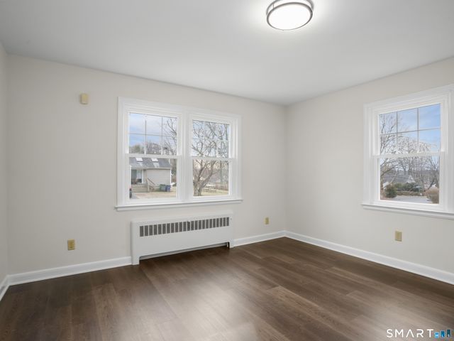 8 Raleigh Road, Bridgeport, CT 06606