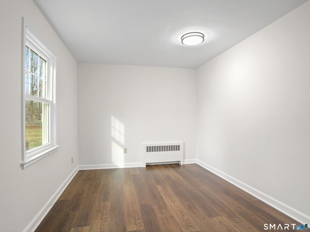 8 Raleigh Road, Bridgeport, CT 06606