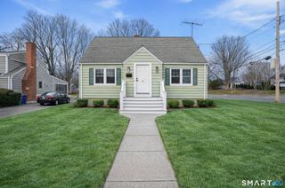 8 Raleigh Road, Bridgeport, CT 06606