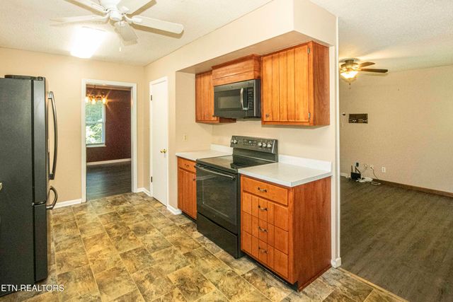 11748 N Williamsburg Drive, Knoxville, TN 37934