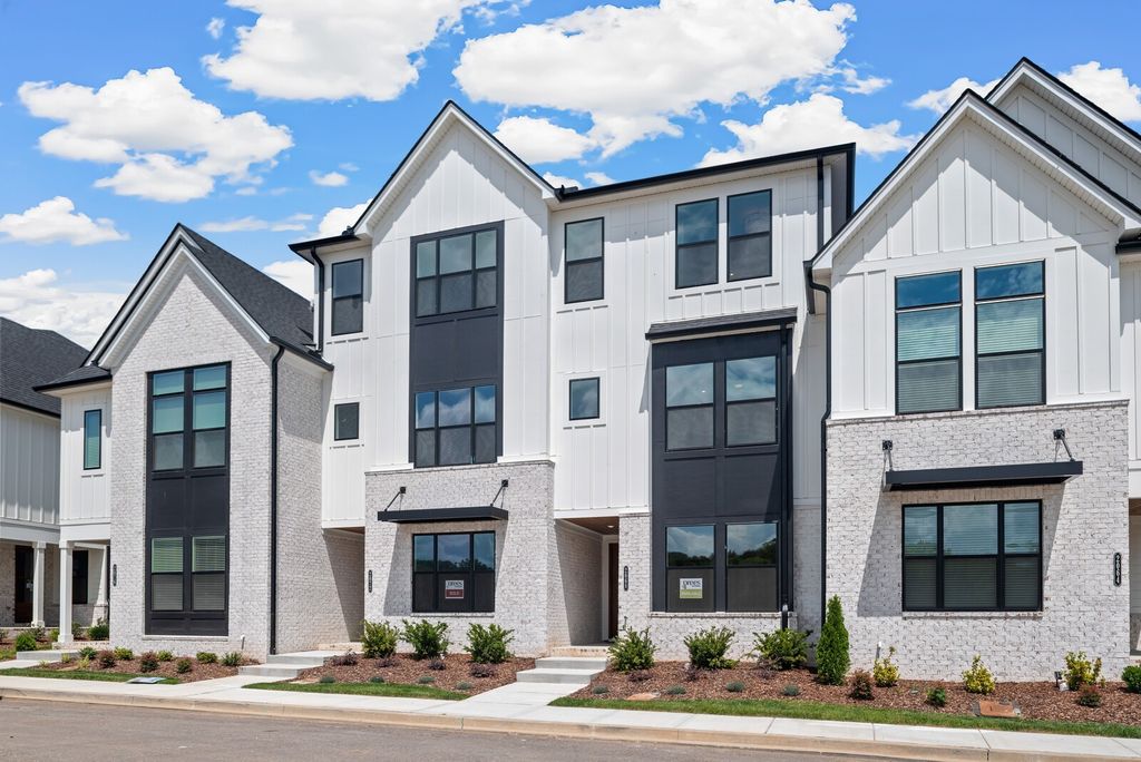 2101 Conductor Ln, Thompsons Station, TN 37179